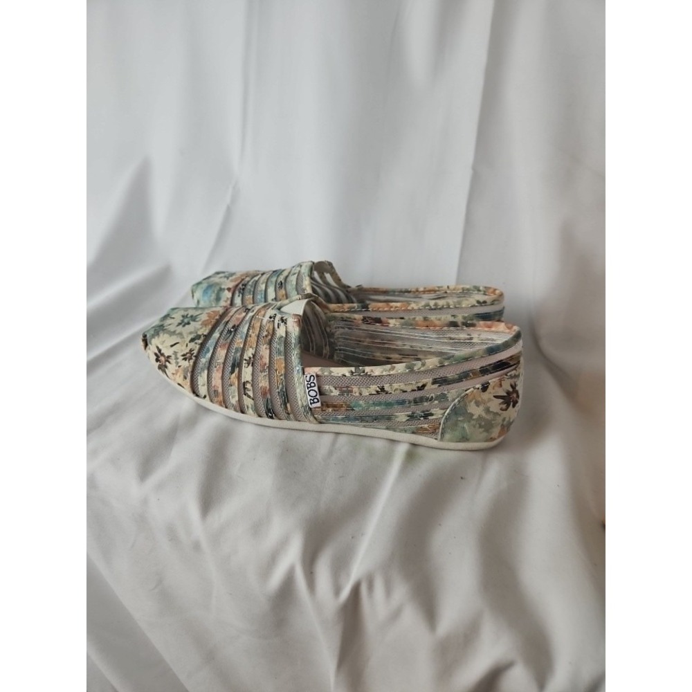 Skechers Women's BOBS W 7.5 Memory Foam Floral Pattern